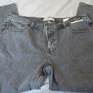 Abercrombie & Fitch Mid Rise '90s Straight Jeans